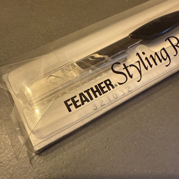 Feather Styling Razor - Picture 2 of 5